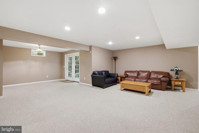 Building Photo - 5767 Bush Hill Dr