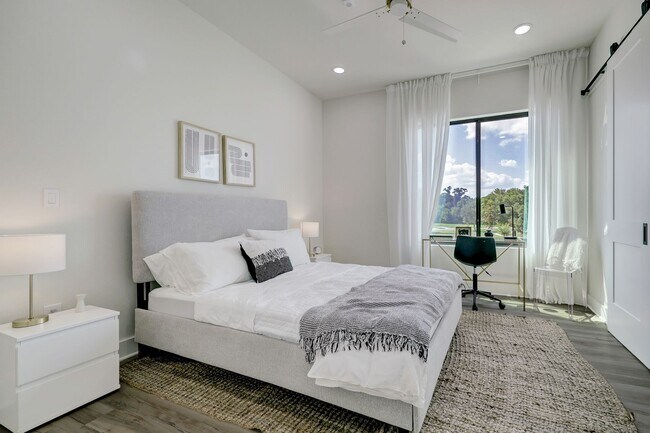 Building Photo - University Oaks – Modern Luxury Living in the Heart of Houston