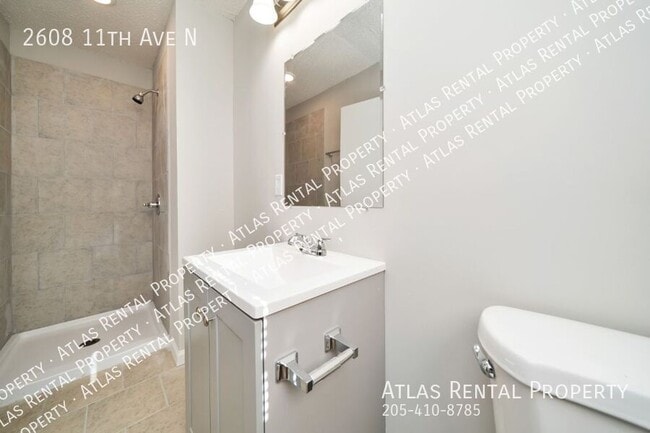 Building Photo - 2608 11th Ave N