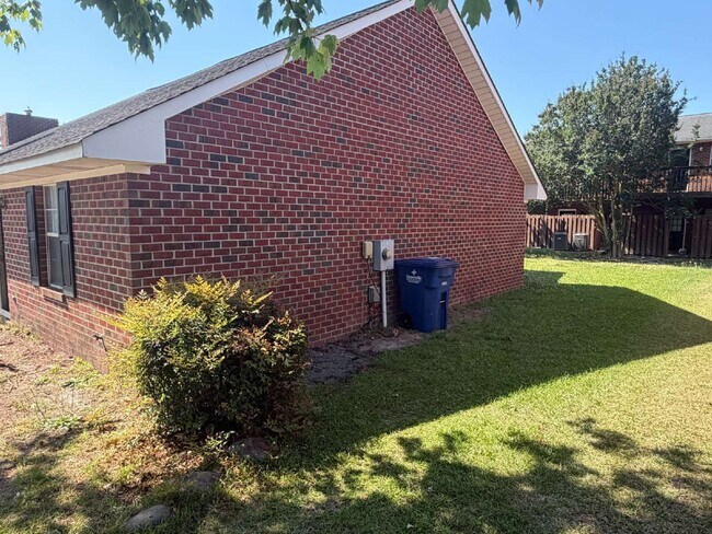 Building Photo - 2601 Richard Dr