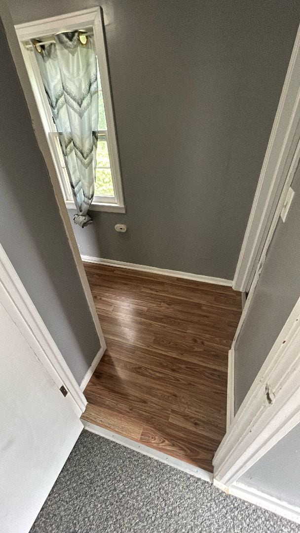 Building Photo - 3 Bedrooms, 2 Bathrooms Single Family Home...