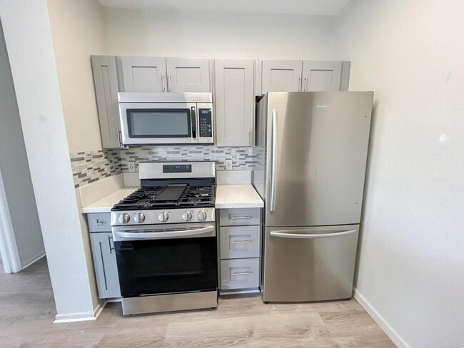 Building Photo - 91-269 Hanapouli Cir, unit 15I