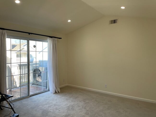 Building Photo - 609 Arcadia Terrace