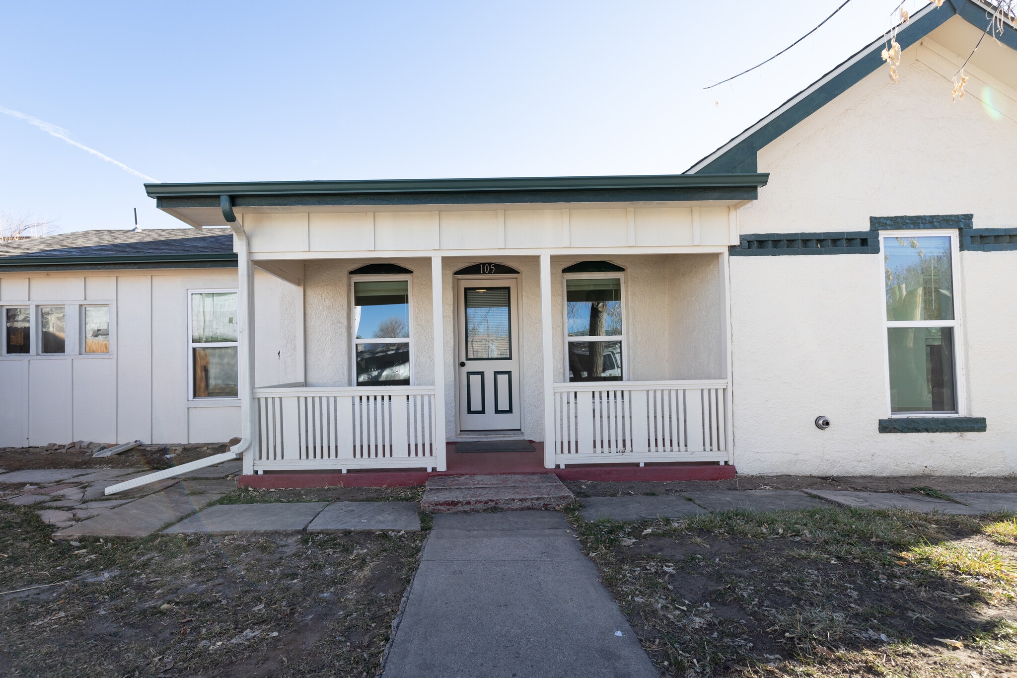 Building Photo - 105 E 2nd St