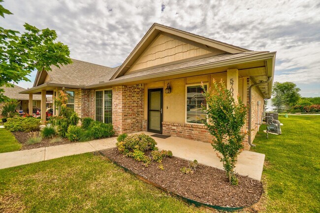 Building Photo - 5700 Goldfinger Rd