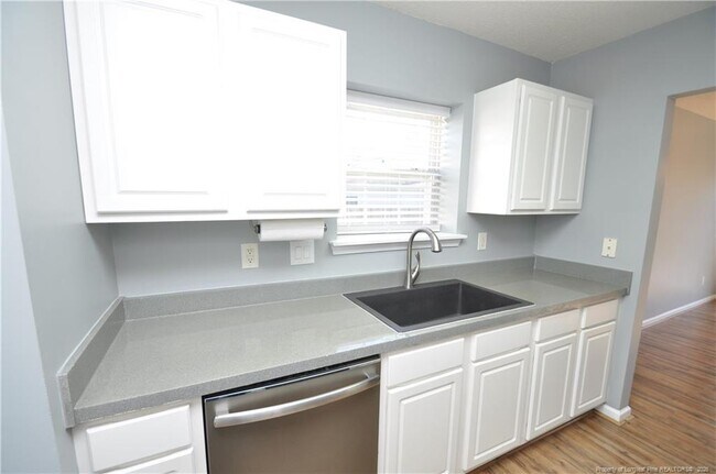 Building Photo - 202 Thorncrest Dr