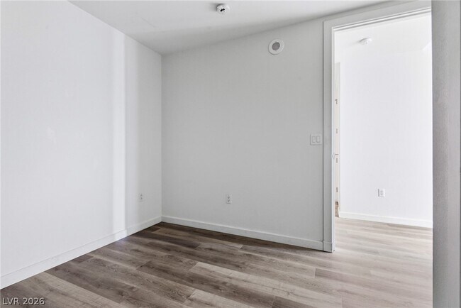 Building Photo - 4471 Dean Martin Dr