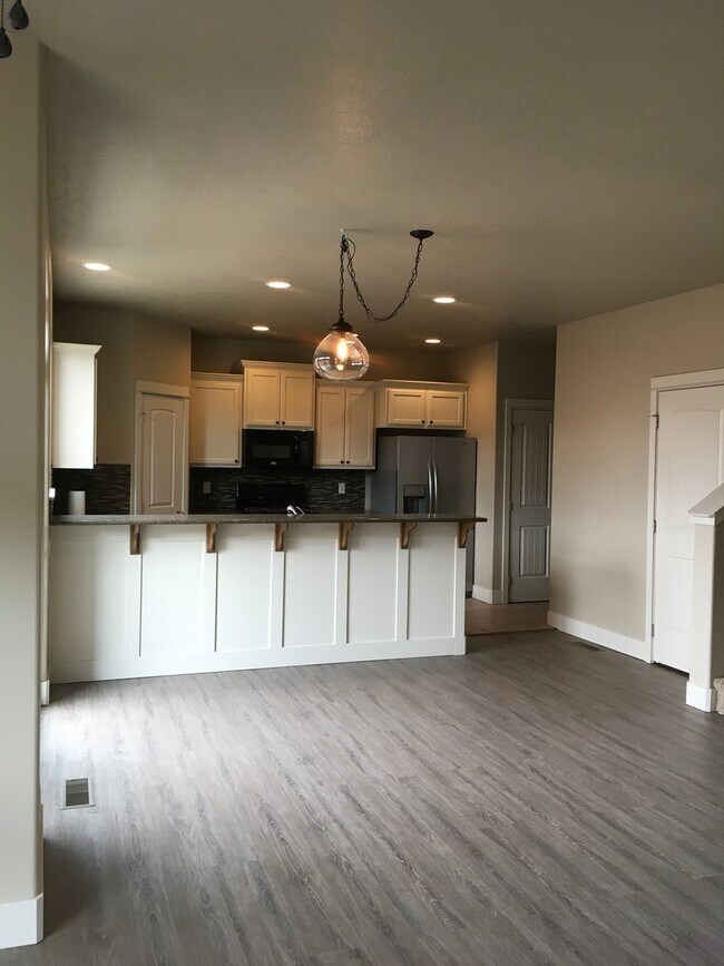 Building Photo - 21174 Capella Pl