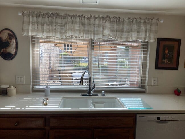 Building Photo - Lovely home with all the comforts of home.  All in Leisure World, a 45+ Active Adult Resort Commu...