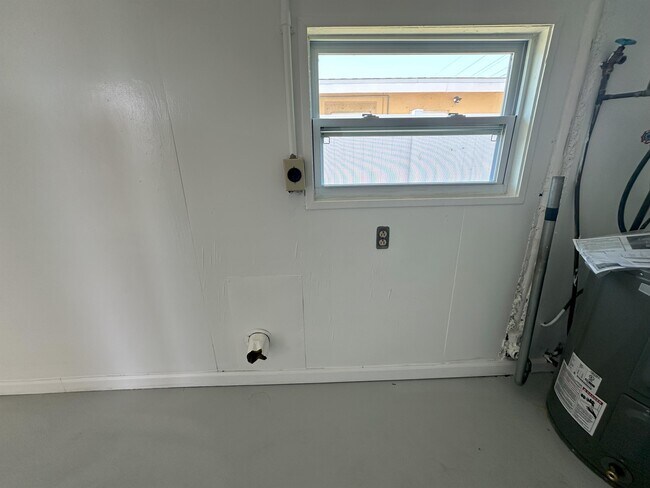 Building Photo - 3335 Dudley St