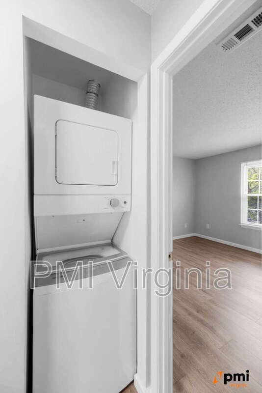 Building Photo - 631 Bluff Ct