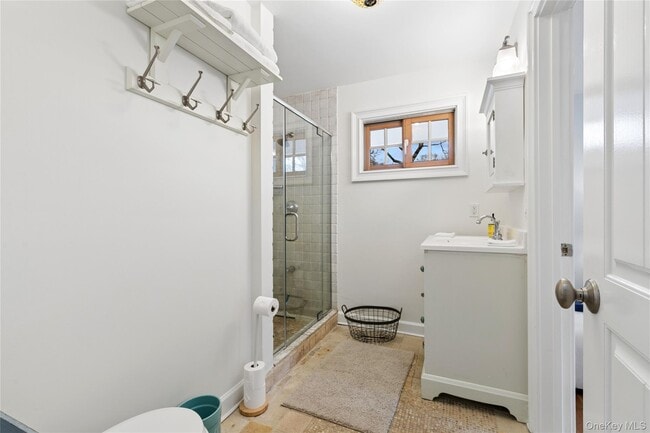 Building Photo - 10 Foxboro Rd