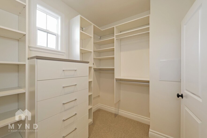 Building Photo - 180 Westborough Ln