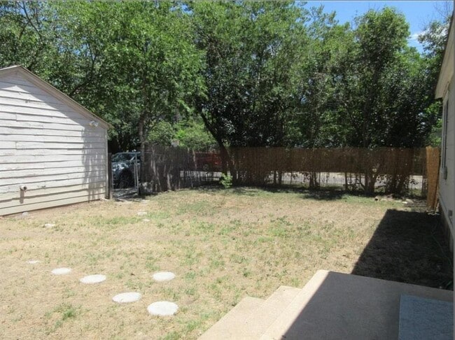 Building Photo - 5501 Montview St