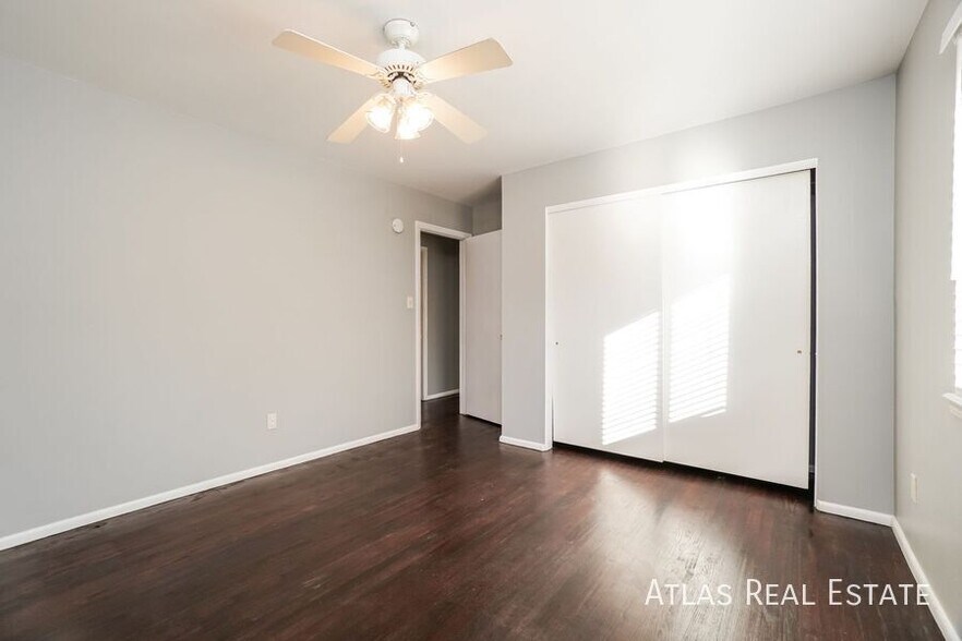 Building Photo - 828 Querida Dr