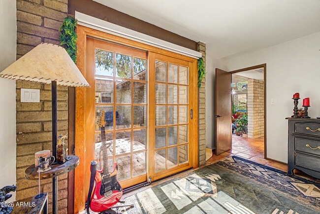 Building Photo - 6510 E Dixileta Dr
