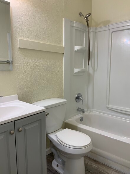 Bathroom - 4324 Ericson Dr