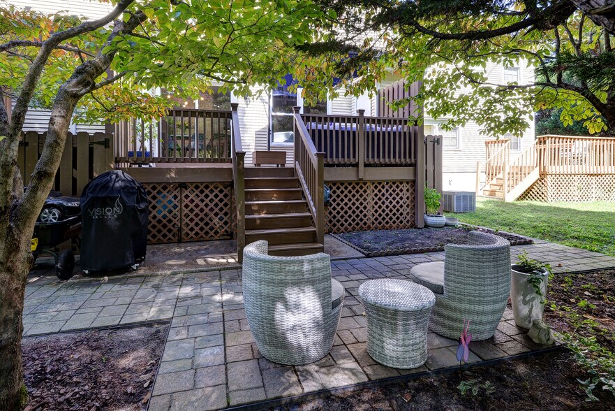 Building Photo - 5104 Salisbury Mews