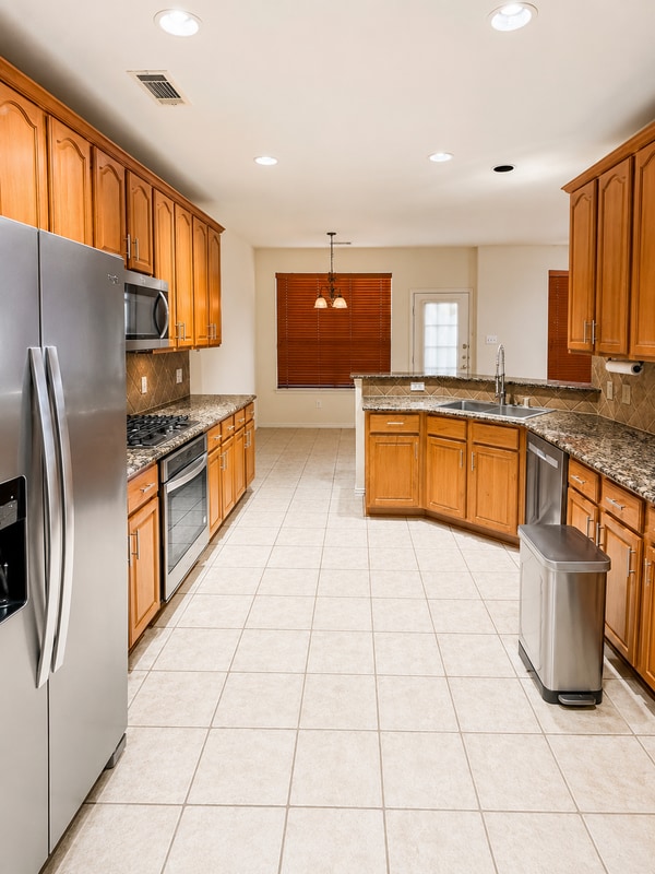 Building Photo - 5000 Crossvine Ln
