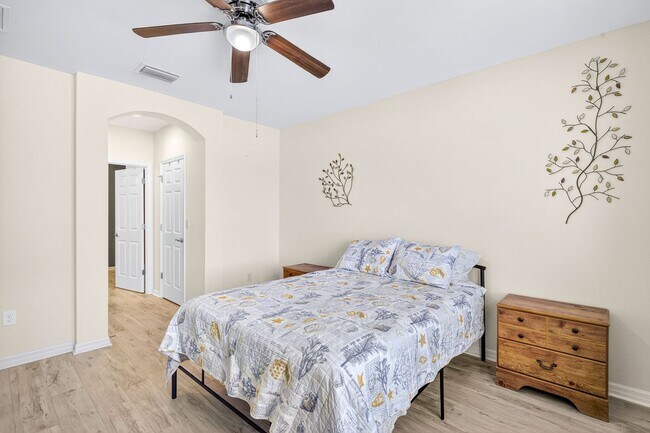 Building Photo - 3 Bedroom 2 Bath 2 Car garage at Magnolia ...