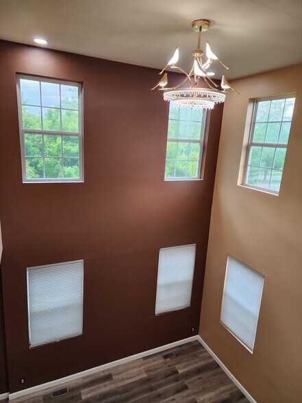 Building Photo - 1157 Goldfinch Ave