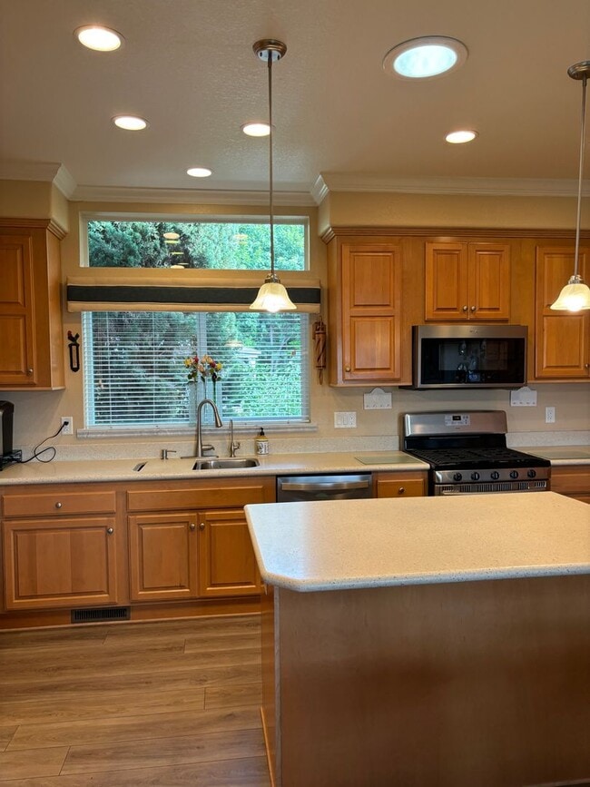 Building Photo - GORGEOUS OPEN VIEW HILLTOP OASIS HOME - COOL OCEAN BREEZE