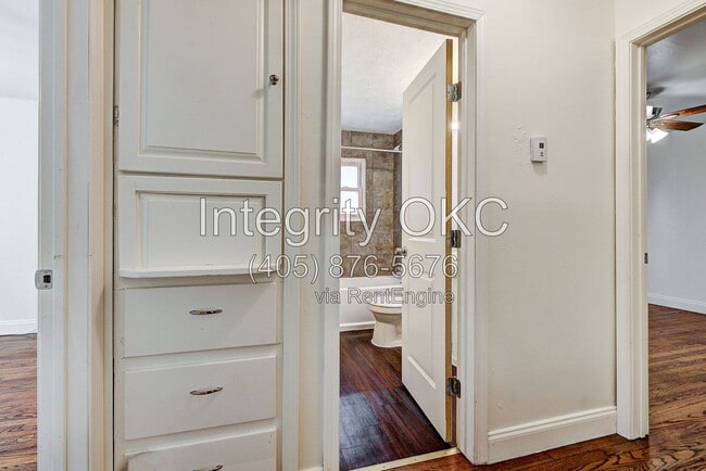 Building Photo - 2321 McCracken Dr
