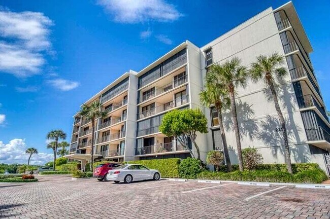 Building Photo - 225 S Beach Rd