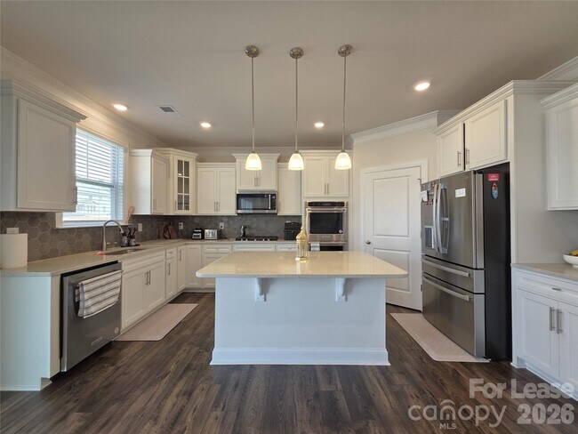 Building Photo - 2216 Skybrook Oaks Dr