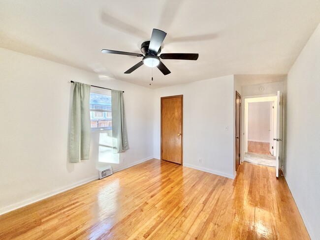 Building Photo - 1616 Dewey Ave