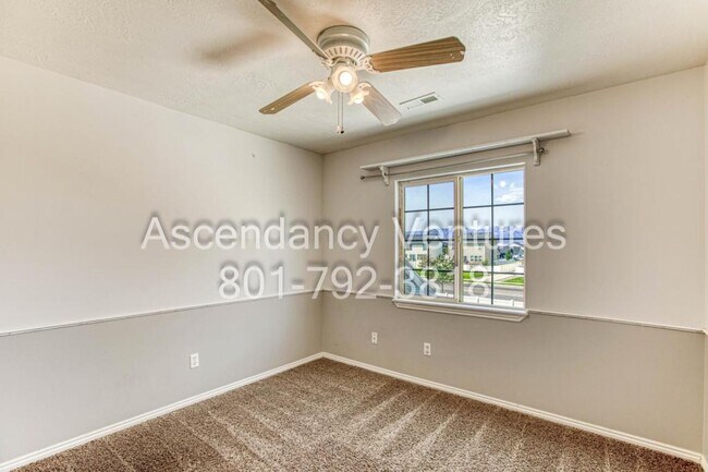Building Photo - 1483 N Clemente Wy