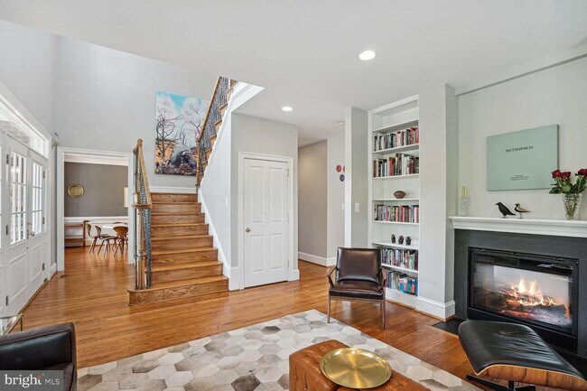 Building Photo - 5248 Clifton St