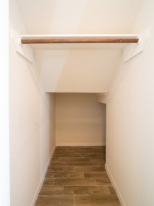 Building Photo - 21843 Grassy Hill Ln