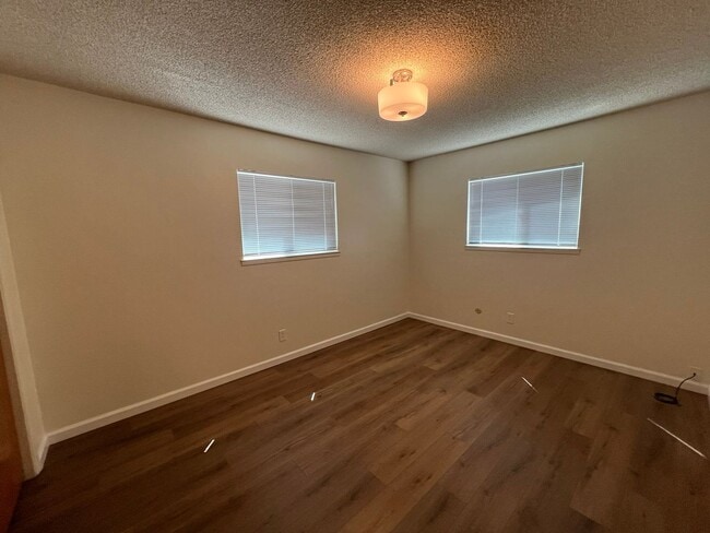 Building Photo - 1250 Bolton Dr