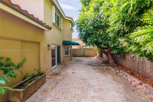 Building Photo - 4670 SW 154th Pl