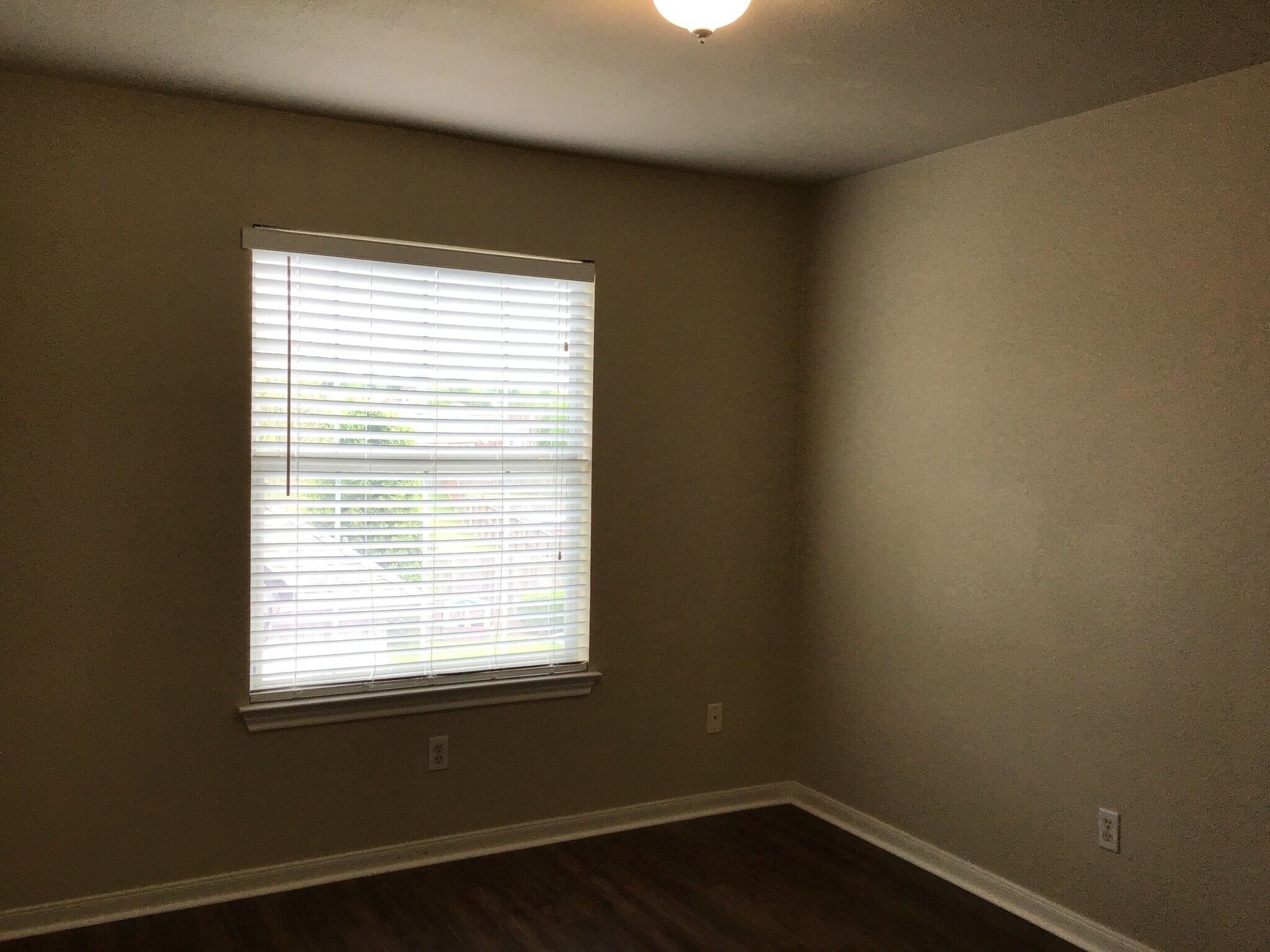 Building Photo - 13470 Miller Ln