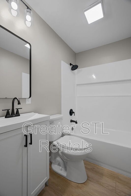 Building Photo - 2115 Campus Dr