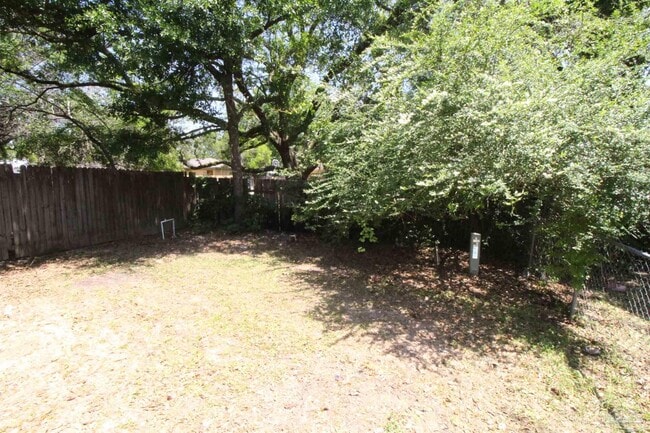 Building Photo - 7135 Pearson Rd
