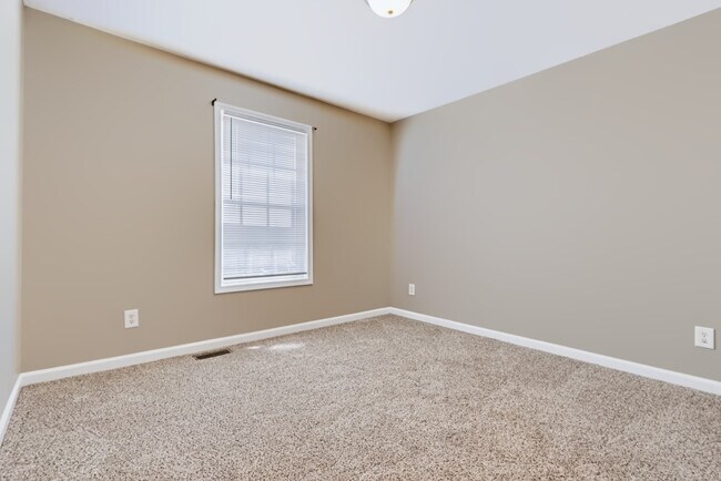 Building Photo - Flagstone Drive