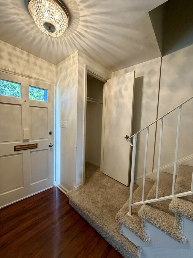 Building Photo - 305 W Cadbury Dr