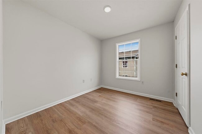 Building Photo - 1225 N Lee Dr