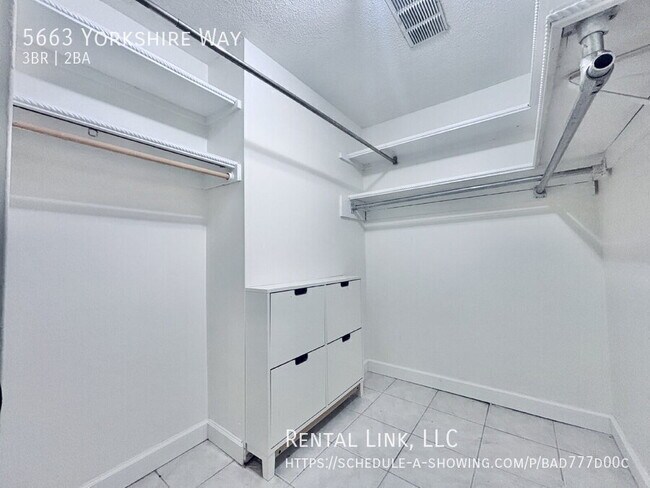 Building Photo - 5663 Yorkshire Way