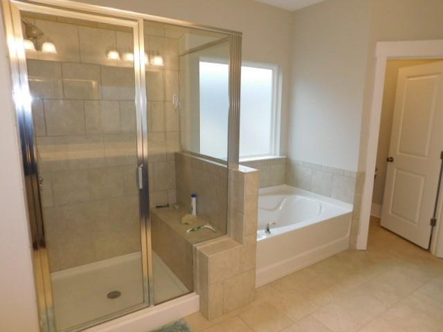 Building Photo - 4652 Sweetwater Ave