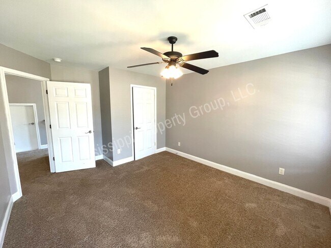 Building Photo - 3BR/2.5BA Home For Rent