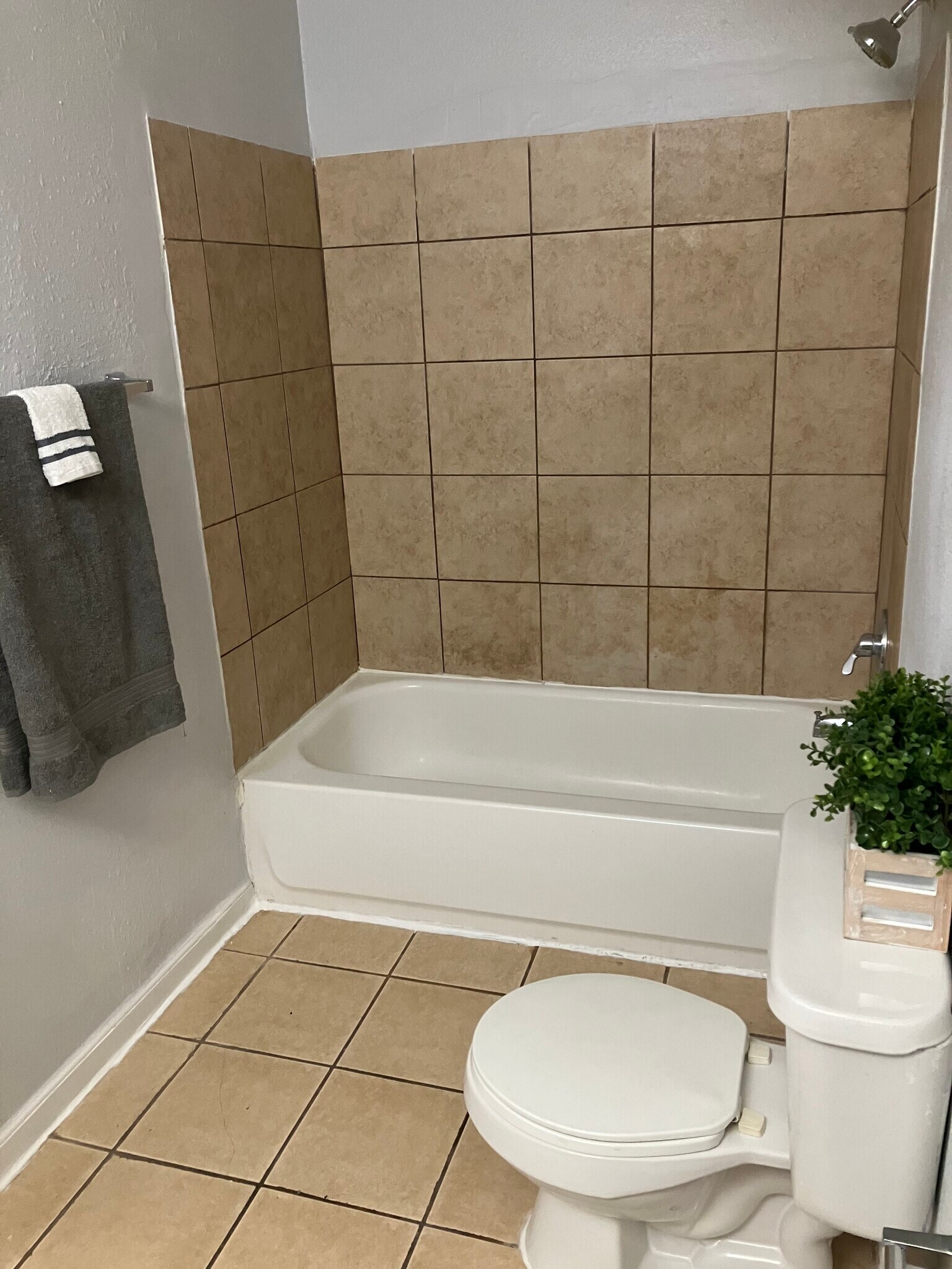 Primary bathroom - 3523 Horizon Lake
