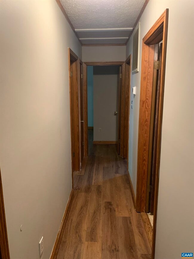 Building Photo - 103 Cloverhill Ct