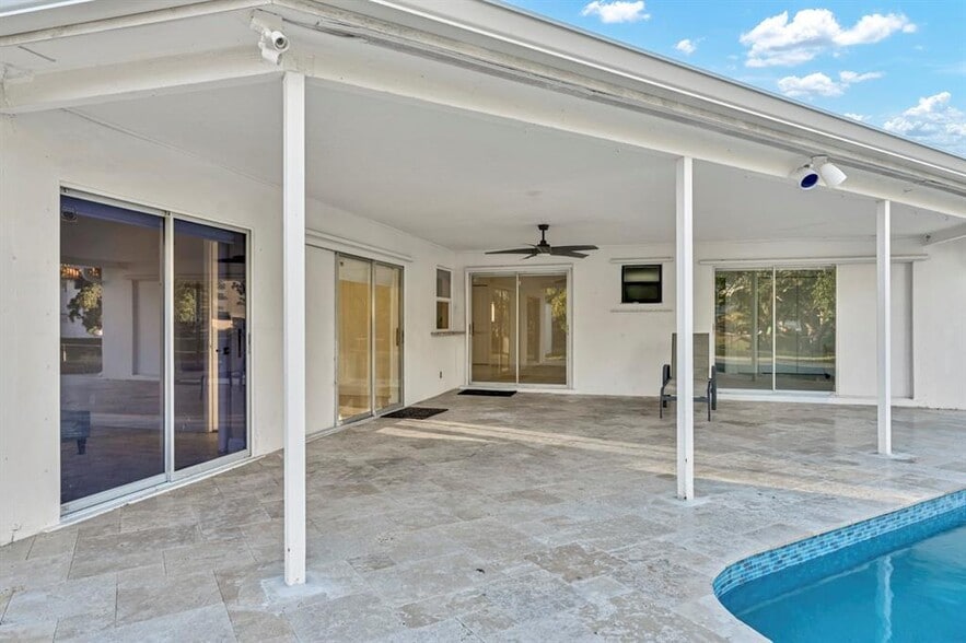 Building Photo - 290 NW 65th Ave