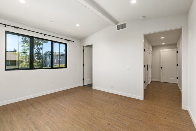 Building Photo - 28832 Shady Pl
