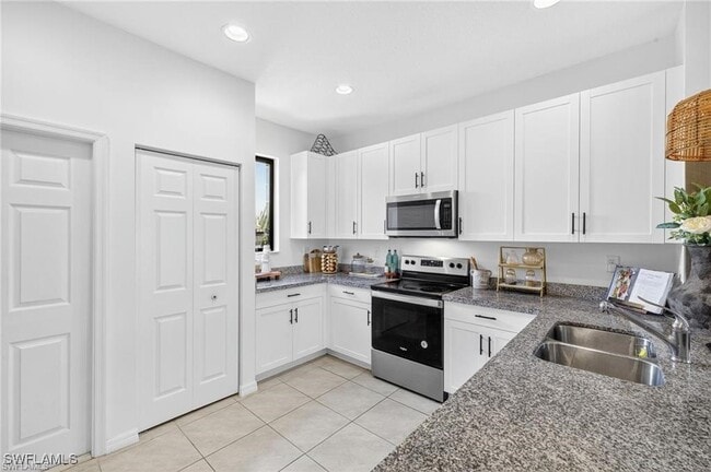 Building Photo - 5072 Arancia Ln
