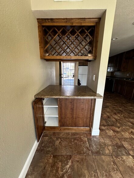 Building Photo - 3722 W Benjamin Holt Dr